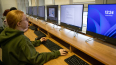 Uczniowie W Pracowni Komputerowej