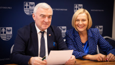 Umowy Na „przedszkolne Projekty” Podpisali Dziś Z Wnioskodawcami Marszałek  Andrzej Bętkowski, Wicemarszałek Renata Janik (2)