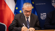 Umowy Na „przedszkolne Projekty” Podpisali Dziś Z Wnioskodawcami Marszałek  Andrzej Bętkowski, Wicemarszałek Renata Janik (4)