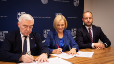 Umowy Na „przedszkolne Projekty” Podpisali Dziś Z Wnioskodawcami Marszałek  Andrzej Bętkowski, Wicemarszałek Renata Janik (6)
