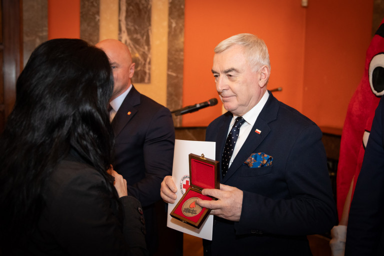 Medal Wręczony Marszałkowi Andrzejowi Bętkowskiemu