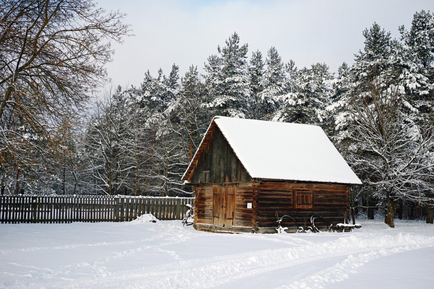 Skansen W Tokarni Pokryty śniegiem (3)