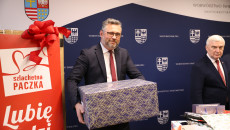 Tomasz Jamka Dzwiga Paczkę