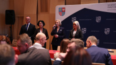 mówi Renata Janik, obok Arkadiusz Ślipikowski, Elżbieta Korus, Katarzyna Kubicka