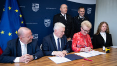 Beneficjenci Podpisują Umowy Z Andrzejem Bętkowskim I Markiem Bogusławskim (12)