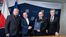 Beneficjenci Podpisują Umowy Z Andrzejem Bętkowskim I Markiem Bogusławskim (6)