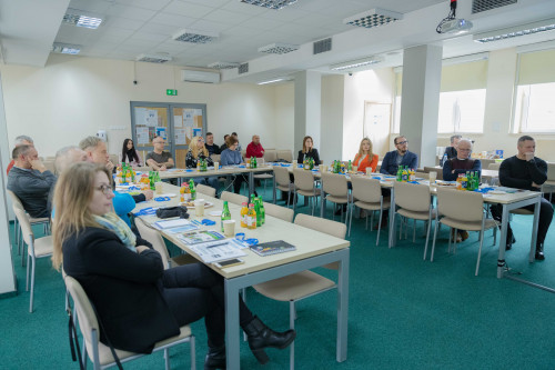Widok ogólny sali w której odbywa się szkolenie