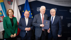 Umowy Podpisują Marek Bogusławski I Andrzej Bętkowski (1)