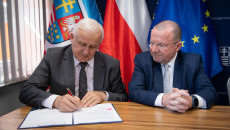 Umowy Podpisują Marek Bogusławski I Andrzej Bętkowski (5)