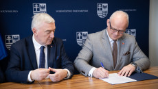 Umowy Podpisują Marek Bogusławski I Andrzej Bętkowski (7)