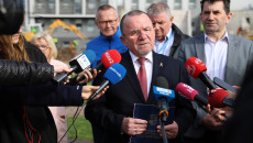 O Nowej Inwestycji W Szpitalu Poinformowali Na Konferencji Wicemarszałek Marek Bogusławski, Dyrektorzy Bartosz Stemplewski, Włodzimierz Wielgus, Andrzej Domański (3)