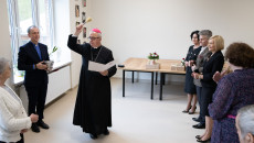 Przemówienia Zaproszonych Gości Oraz Poświęcenie Środowiskowego Domu Samopomocy Przez Biskupa Mariana Florczyka (1)