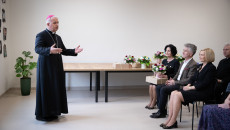 Przemówienia Zaproszonych Gości Oraz Poświęcenie Środowiskowego Domu Samopomocy Przez Biskupa Mariana Florczyka (11)