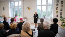 Przemówienia Zaproszonych Gości Oraz Poświęcenie Środowiskowego Domu Samopomocy Przez Biskupa Mariana Florczyka (6)