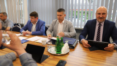 Uczestnicy Obrad Siedzący Przy Stole