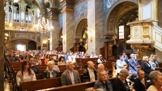 Uczestnicy Mszy świętej