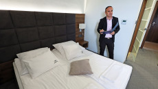 Hotel „nad Stawem” W Rosiejowie W Gminie Skalbmierz, Wnętrza Oraz Widok Zewnętrzny Hotelu (15)