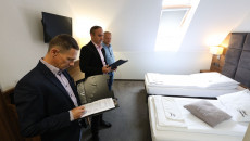Hotel „nad Stawem” W Rosiejowie W Gminie Skalbmierz, Wnętrza Oraz Widok Zewnętrzny Hotelu (28)