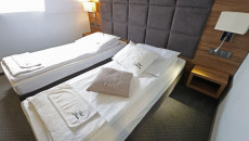 Hotel „nad Stawem” W Rosiejowie W Gminie Skalbmierz, Wnętrza Oraz Widok Zewnętrzny Hotelu (29)