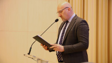 wicemarszałek Grzegorz Socha przy mównicy