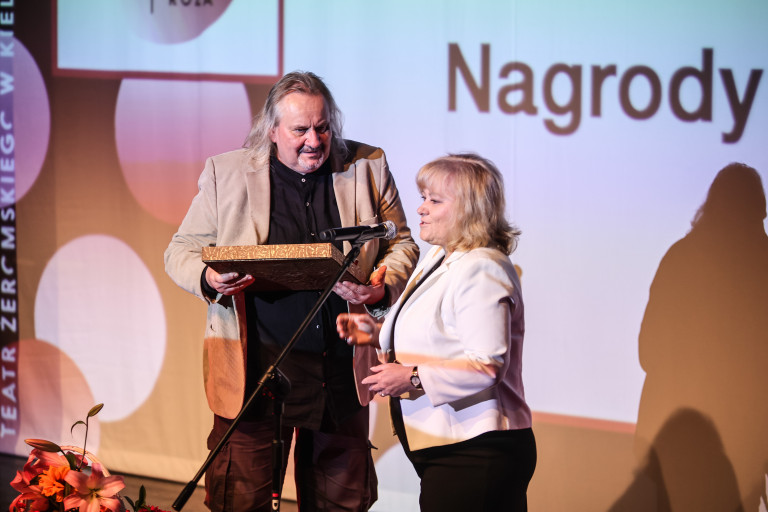 Nagrodzony Aktor I Renata Bilska Na Scenie
