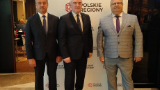 Wiceprzewodniczący Sejmiku Marek Strzała, Przewodniczący Sejmiku Andrzej Bętkowski, Radny Paweł Krakowiak