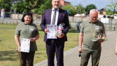 Dyplomy W Rękach Wicemarszałka Grzegorza Sochy I Dyrekcji Parków