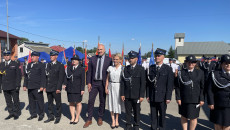 wicemarszałek Grzegorz Socha i strażacy