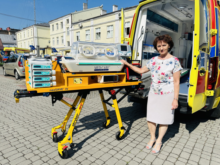 Nowoczesna karetka neonatologiczna we flocie Świętokrzyskiego Centrum Ratownictwa Medycznego i Transportu Sanitarnego