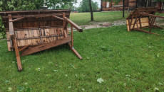 Trwa naprawianie szkód po burzy w Muzeum Wsi Kieleckiej i Centrum Nauki Leonardo da Vinci