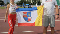 Maja Peryt Wraz Z Trenerem Podczas Meczu U23
