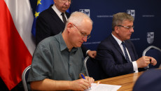 Podpisywanie Umów Na Zakup Wozów I Sprzętu Dla Strażaków 2