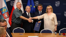 Podpisywanie Umów Na Zakup Wozów I Sprzętu Dla Strażaków 3