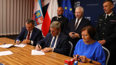 Podpisywanie Umów Na Zakup Wozów I Sprzętu Dla Strażaków 6