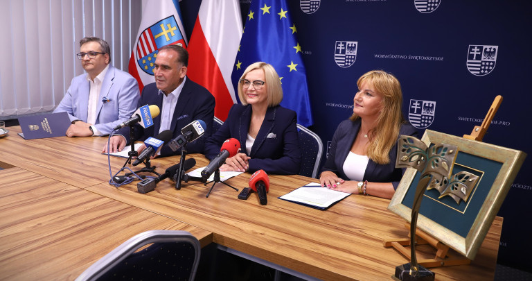 Grzegorz Rykowski, Janusz Knap, Marszałek Renata Janik, Członek Zarządu Anita Koniusz
