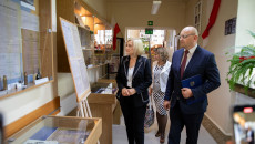 Wyjątkową ekspozycją oraz wspólnym śpiewaniem pieśni oddano hołd powstańcom warszawskim