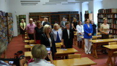 Wyjątkową ekspozycją oraz wspólnym śpiewaniem pieśni oddano hołd powstańcom warszawskim