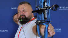 TRIUMF MIMO PRZECIWNOŚCI : PIOTR PAWLIK SYMBOL WYTRWAŁOŚCI