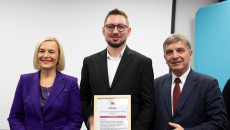 marszałek Renata Janik, członek Zarządu Andrzej Pruś, uczestnicy projektu Liderzy dla młodzieży