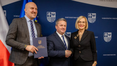 Przekazanie Umowy Burmistrzowi Staszowa