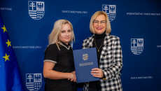 przekazanie umów