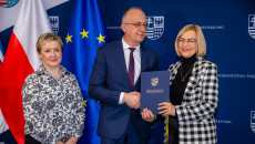 przekazanie umów