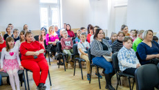 uczestnicy spotkania balu Promyk słońca