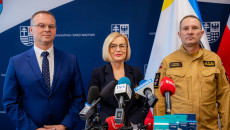 konferencja dotycząca czujników dymu z udziałem marszałek Renaty Janik i wicekomendanta PSP Marcina CHaruby