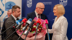 wręczenie bukietu