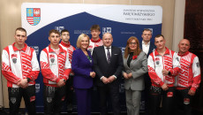 Świętokrzyskie będzie promowane przez zawodników KKB Rushh - w Kielcach podpisano umowę w tej sprawie.