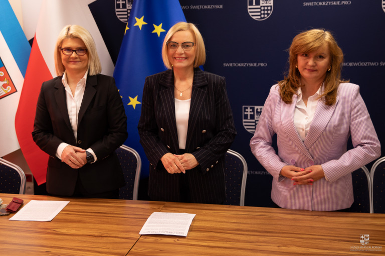 Obradował Zespół ds. projektów strategicznych - marszałek Renata Janik, Anita Koniusz, członek Zarządu Województwa oraz Katarzyna Kubicka, dyrektor Departamentu Wdrażania EFS.