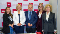 Marszałek Renata Janik, rektor Uniwersytetu Jana Kochanowskiego w Kielcach Beata Wojciechowska, rektor Politechniki Świętokrzyskiej Zbigniew Koruba, dyrektor Wojewódzkiego Urzędu Pracy Aleksandra Marcinkowska