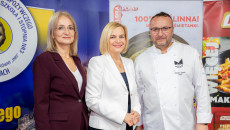 Marszałek Renata Janik, dyrektor Wojewódzkiego Urzędu Pracy Aleksandra Marcinkowska, Tomasz Zapała nauczyciel Zespołu Przemysłu Spożywczego w Kielcach
