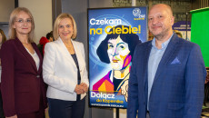 Marszałek Renata Janik, dyrektor Wojewódzkiego Urzędu Pracy Aleksandra Marcinkowska, dyrektor Zespołu Szkół Ekonomicznych imienia Mikołaja Kopernika w Kielcach Piotr Sowiński